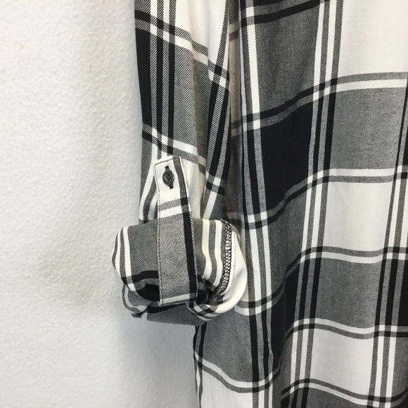 Eddie Bauer Black & White Plaid Tunic Blouse with Side Pockets - Picture 10 of 13